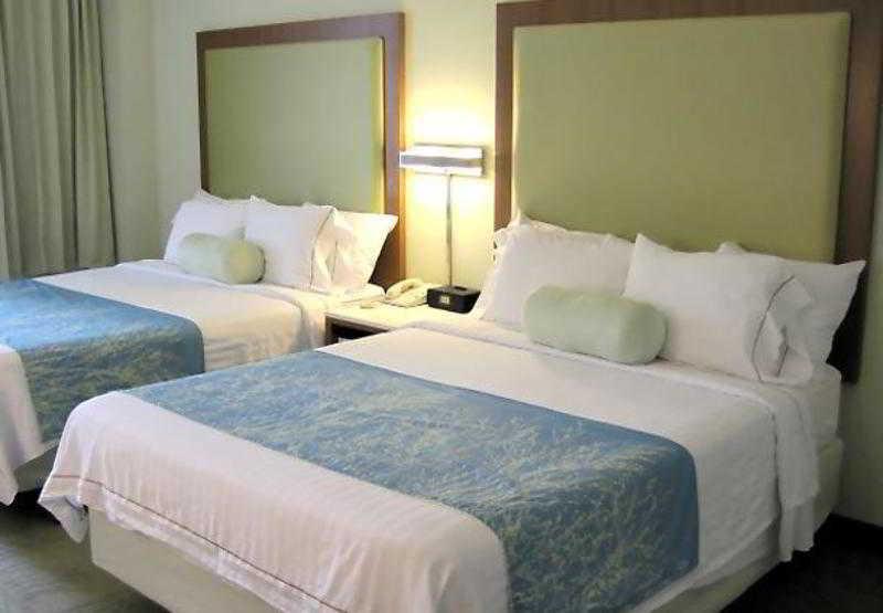 Springhill Suites By Marriott Lawrence Downtown חדר תמונה